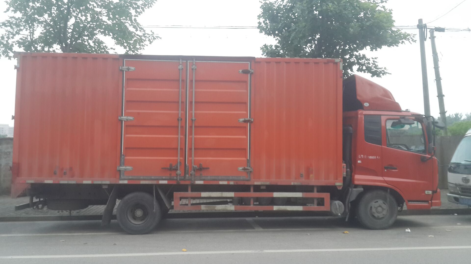 4.2米箱式车货物运输