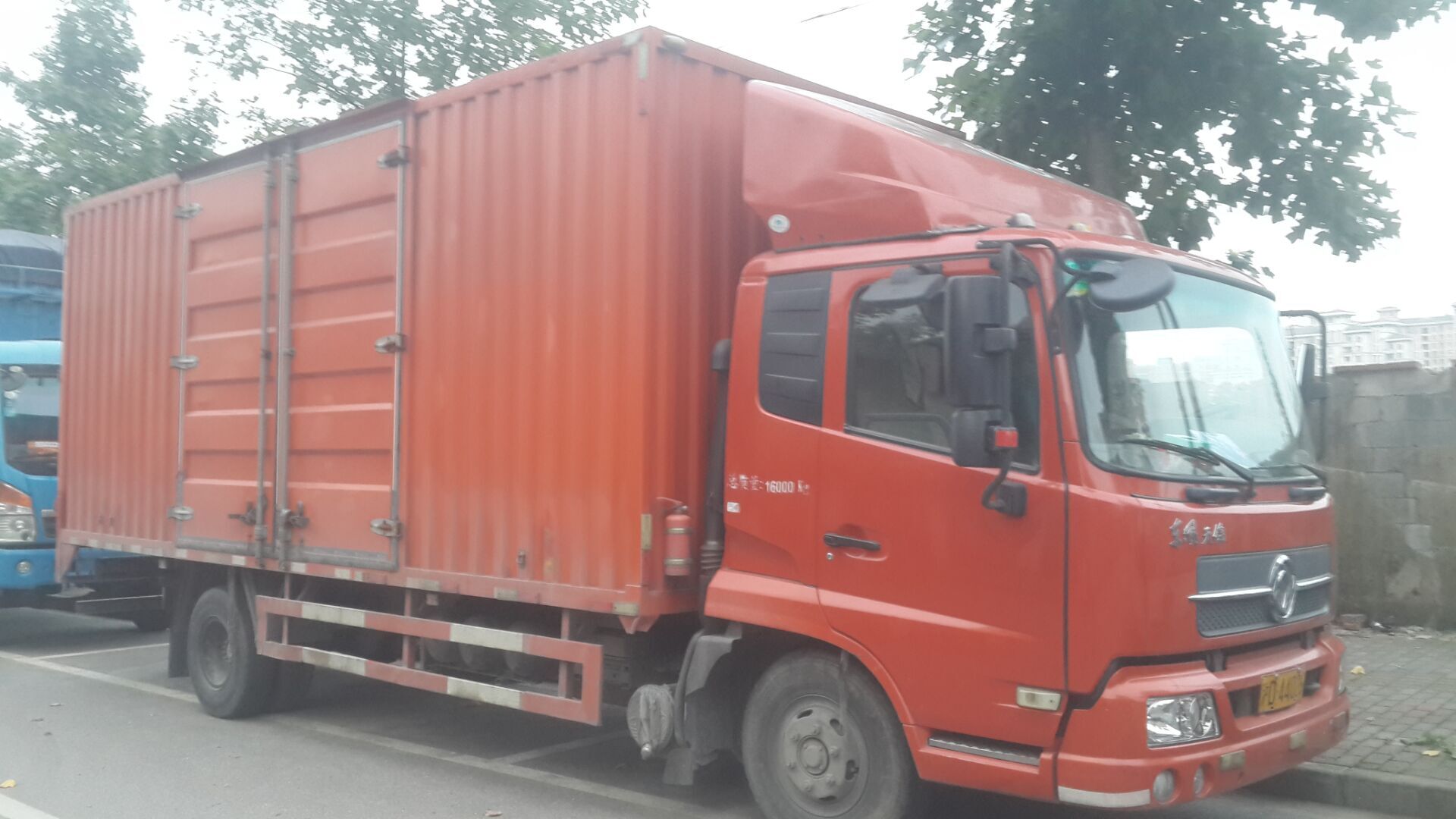 5.2米箱式车货物运输
